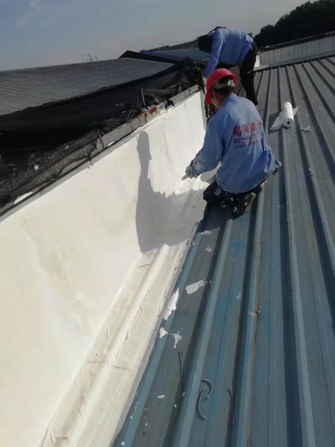 成都市双流区工厂彩钢瓦屋顶防水补漏与厂房漏水维修综合解决方案